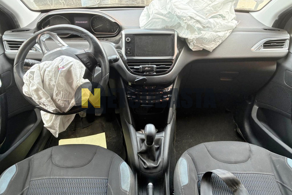 Peugeot 208 1.6 VTi 2015