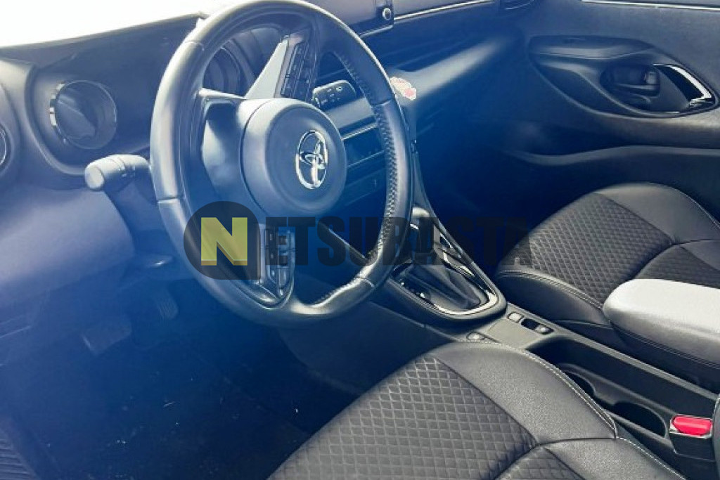 Toyota Yaris 100H 2020