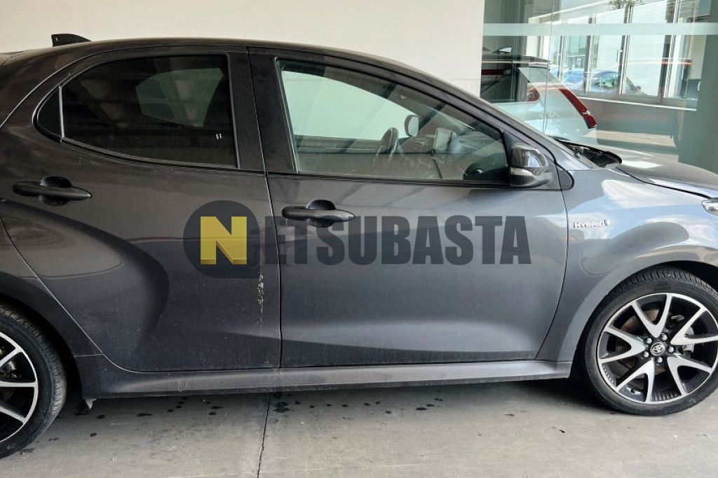 Toyota Yaris 100H 2020