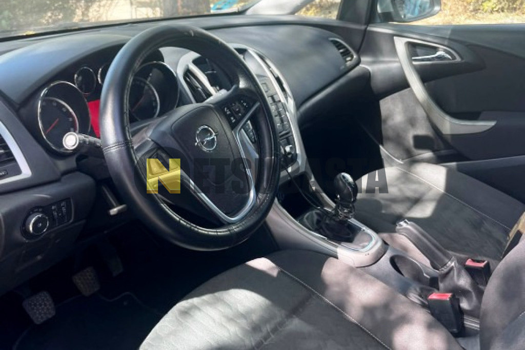 Opel Astra 1.6 2013