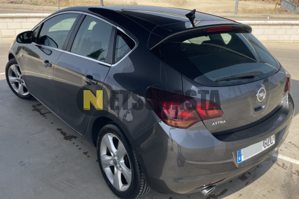 Opel Astra 1.4 Turbo 2010