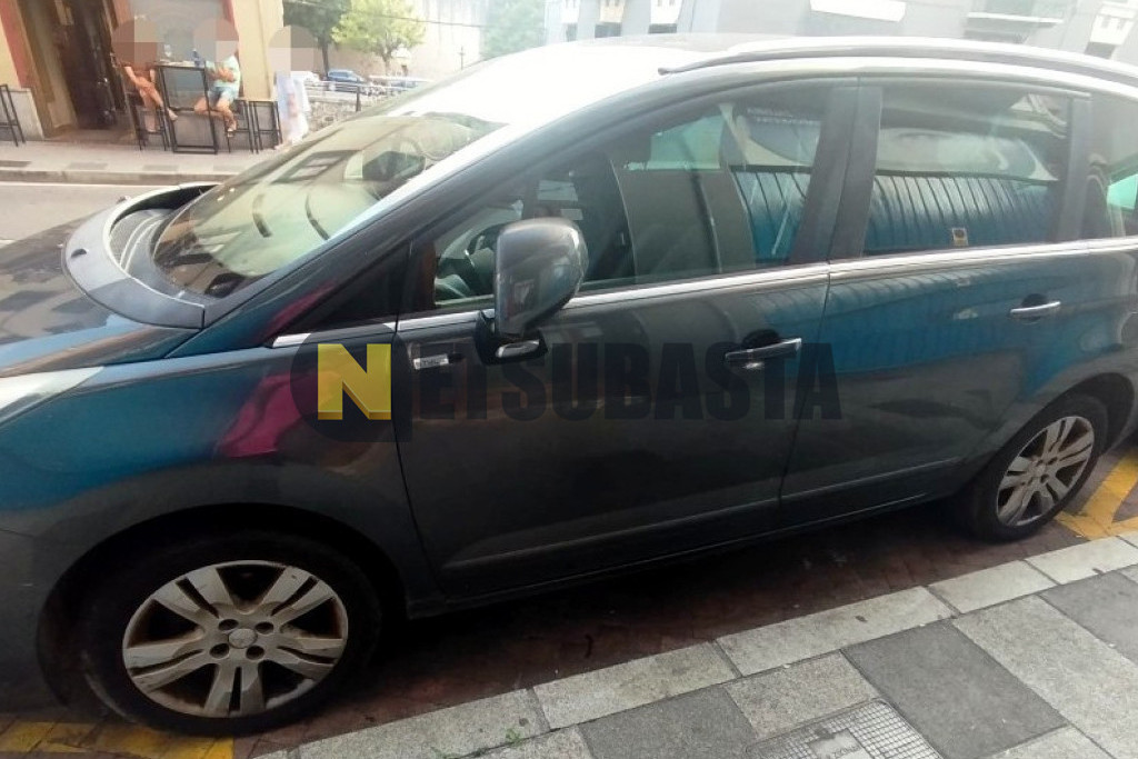 Peugeot 5008 1.6 VTi 2015