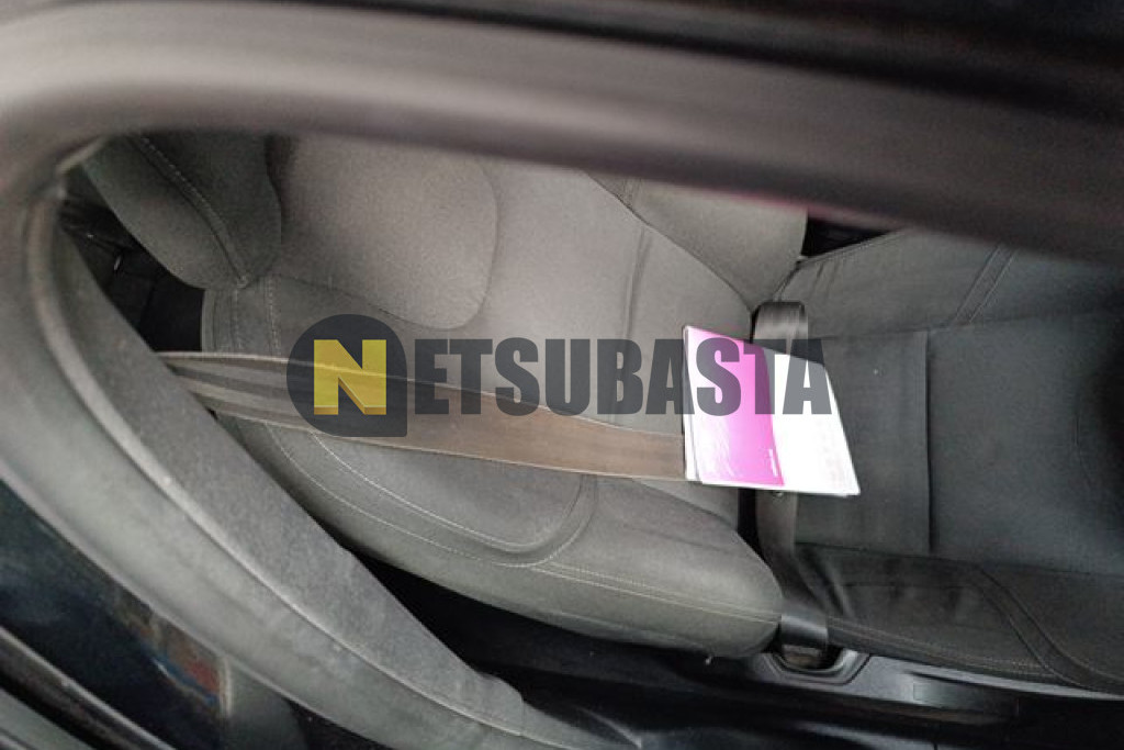 Volvo V40 D2 2013
