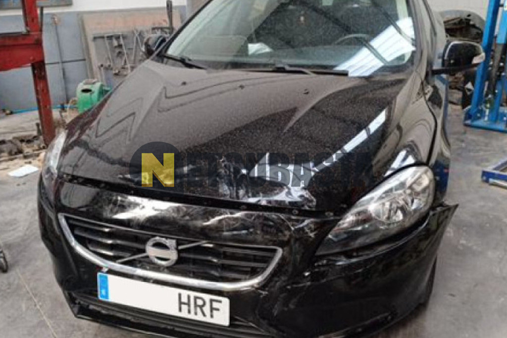 Volvo V40 D2 2013