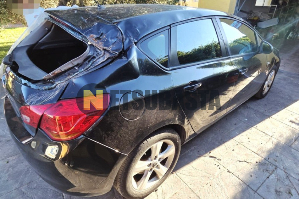Opel Astra 1.7 CDTi 2012