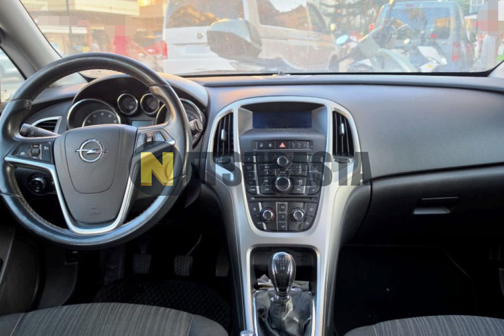 Opel Astra 1.6 16V 2010