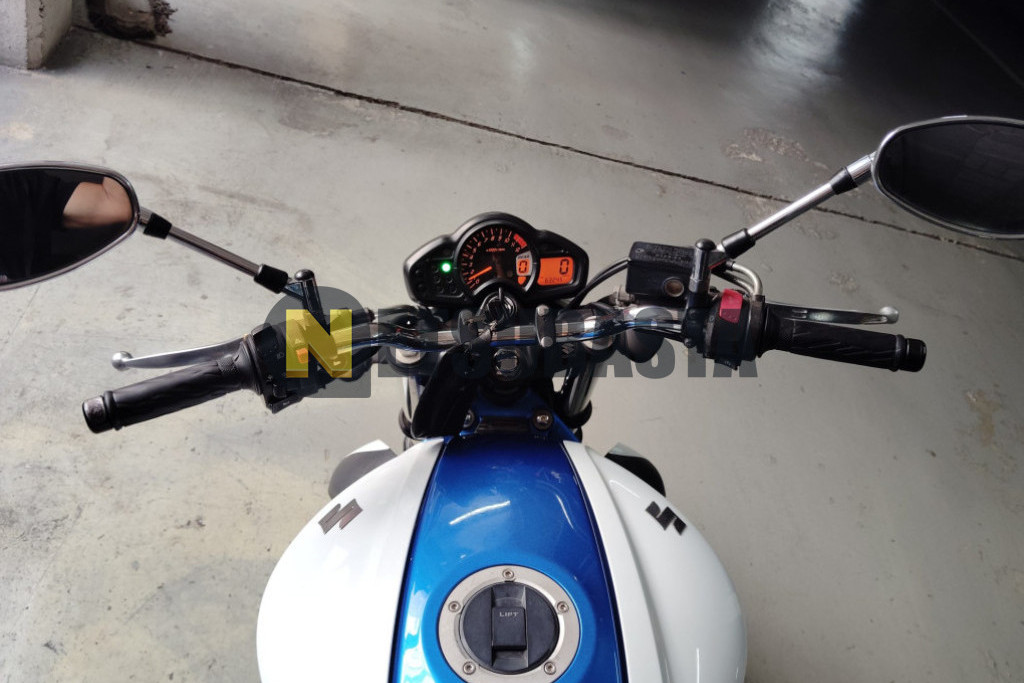 Suzuki Gladius 650 2009