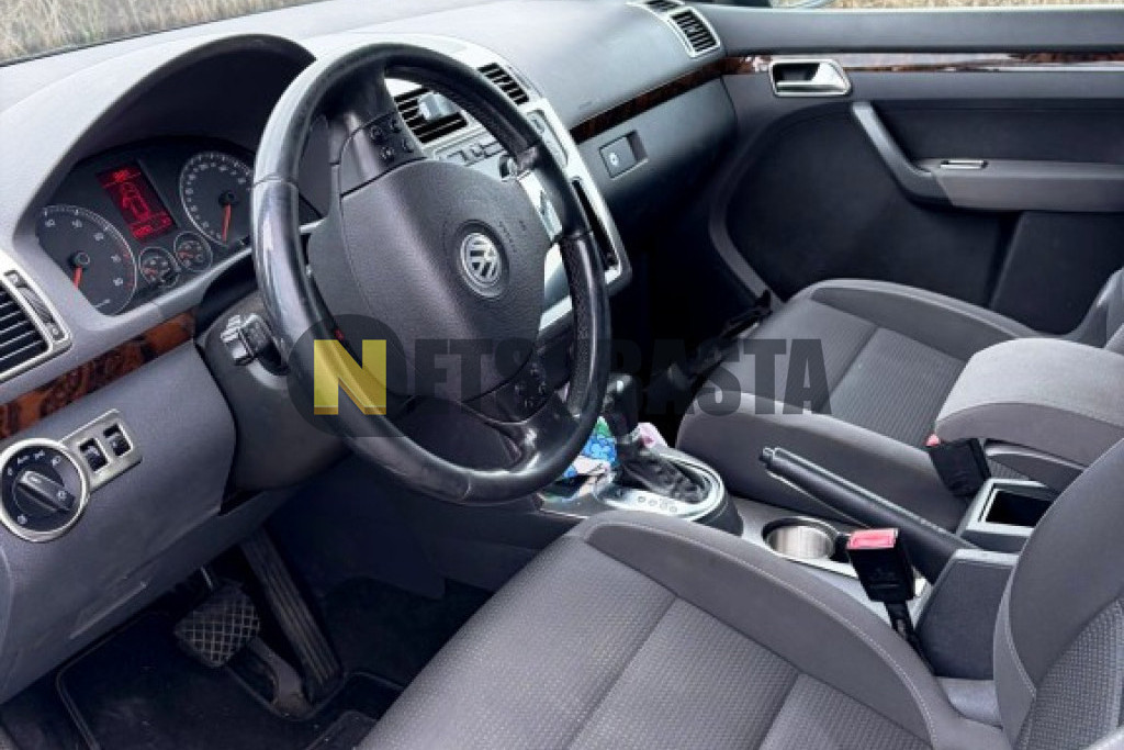 Volkswagen Touran 1.4 TSI DSG 7 vel. 2009