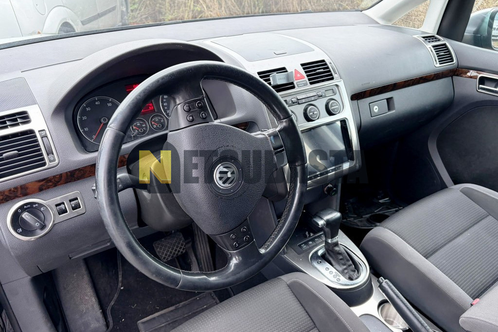 Volkswagen Touran 1.4 TSI DSG 7 vel. 2009