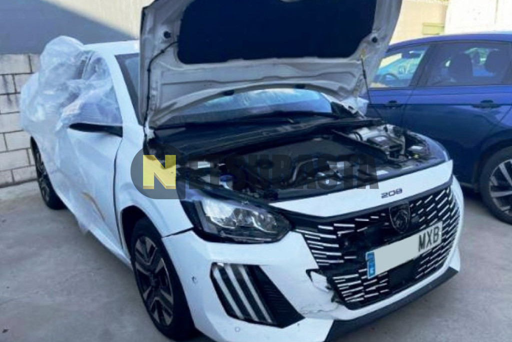 Peugeot 208 Hybrid 100 e-DCS6 2024