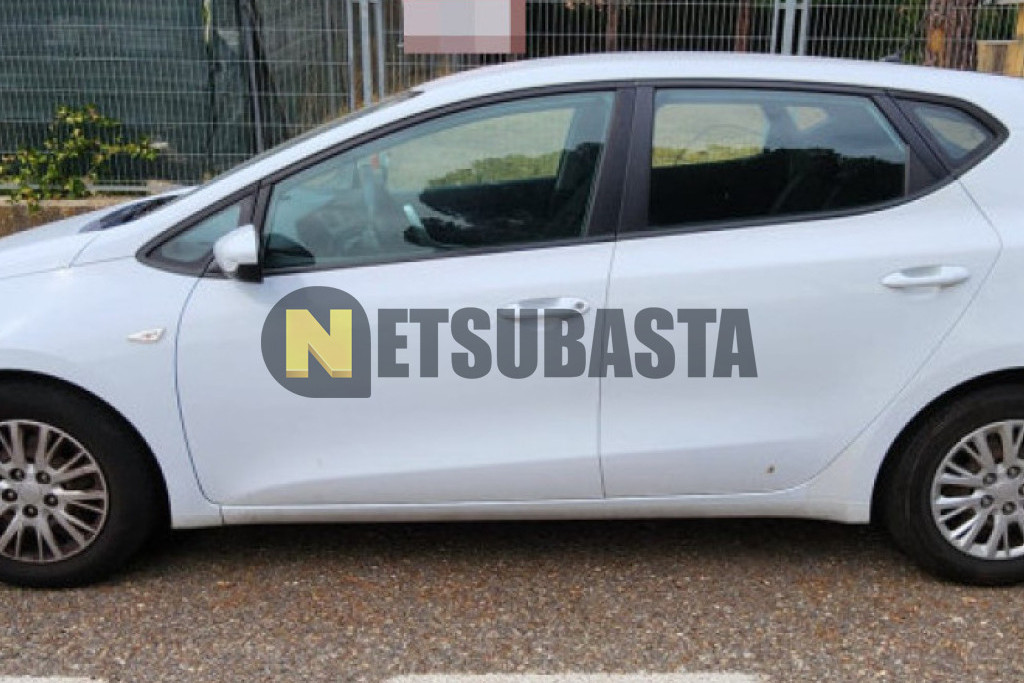 Kia Ceed 1.4 CRDi WGT 2013