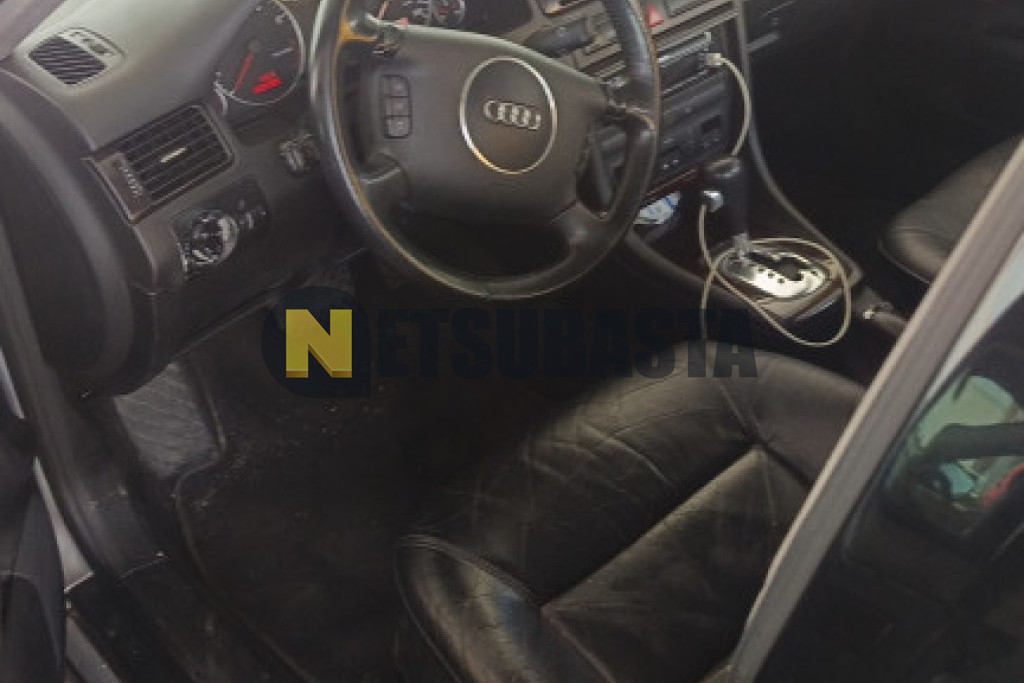 Audi A6 3.0 quattro tiptronic 5 vel. 2001