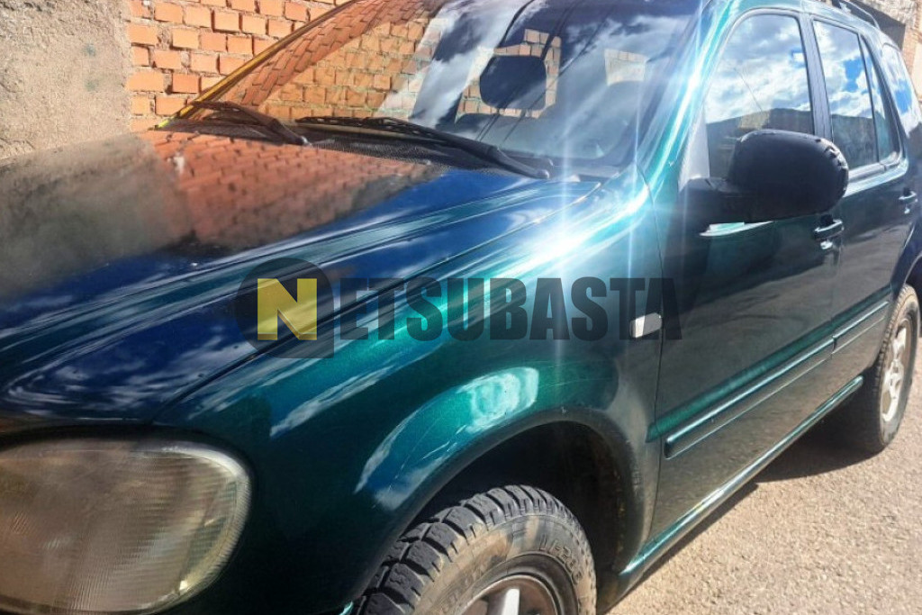 Mercedes-Benz ML 270 CDI Aut. 2000