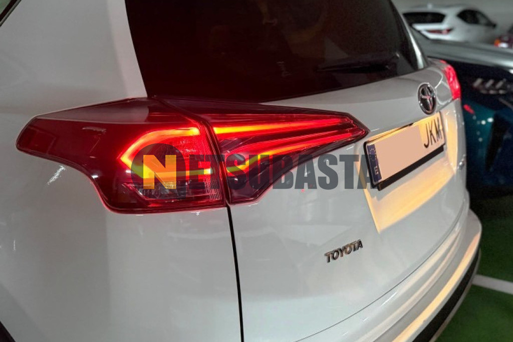 Toyota RAV4 150D 2WD 2015