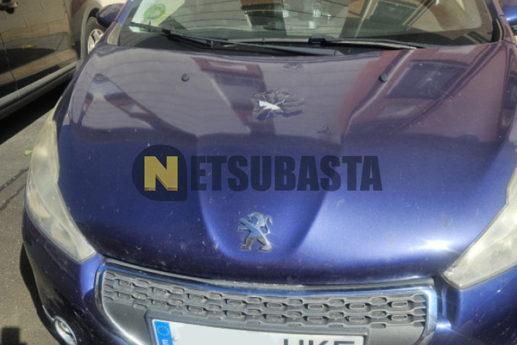 Peugeot 208 1.6 VTi 2012