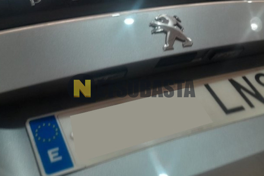 Peugeot 2008 1.5 BlueHDi EAT8 2021