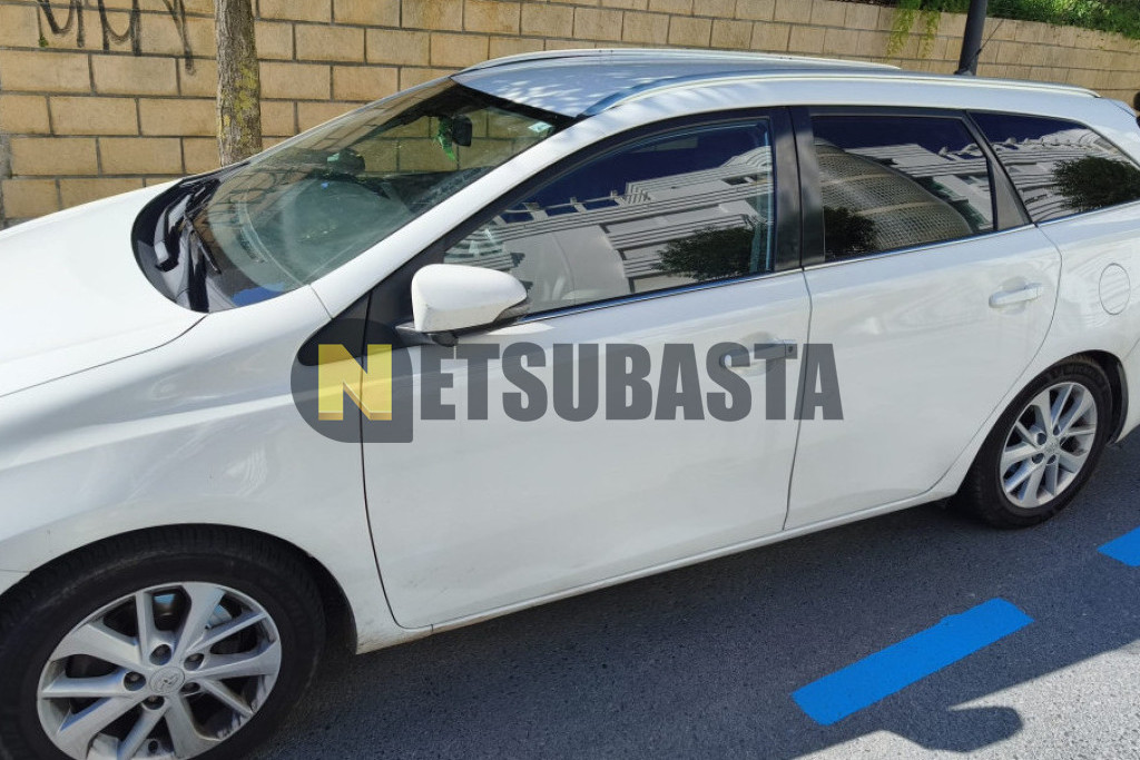 Toyota Auris Touring Sport 120D 2015