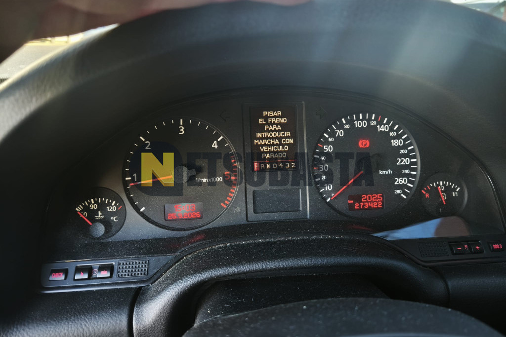 Audi A8 2.5 TDI quattro tiptronic 2000
