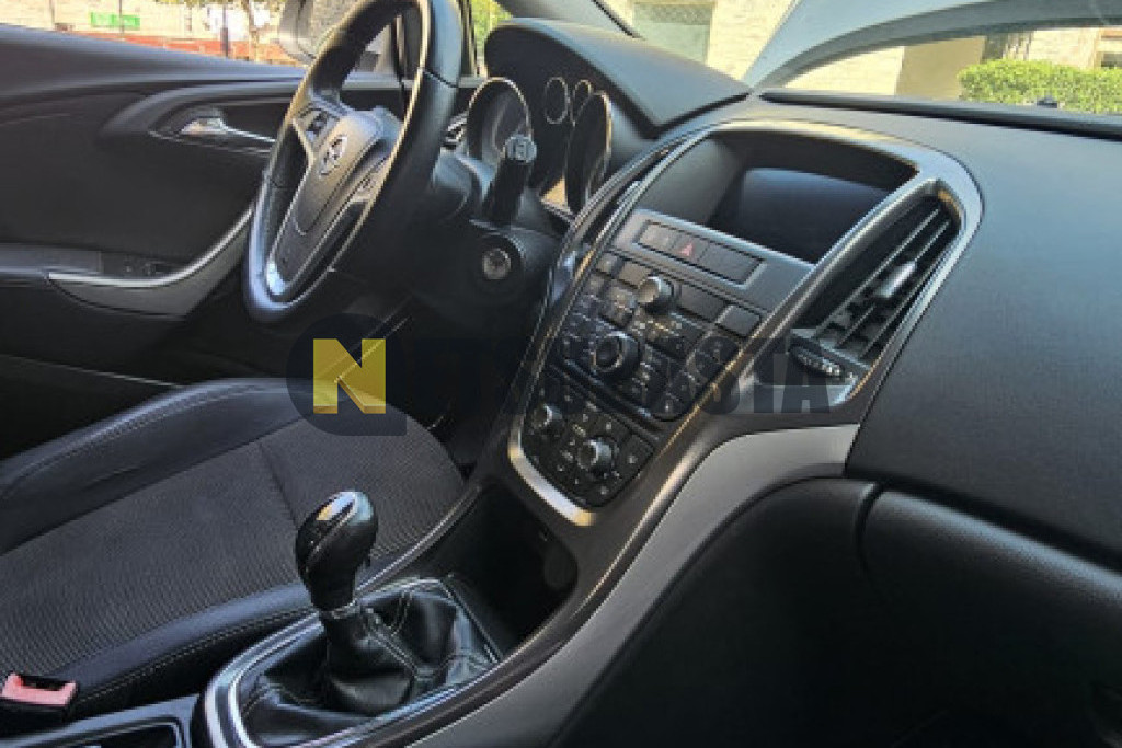 Opel Astra 1.7 CDTi 2011
