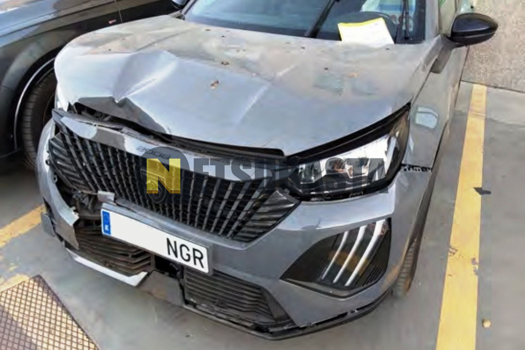 Peugeot 2008 Hybrid 136 e-DCS6 2025