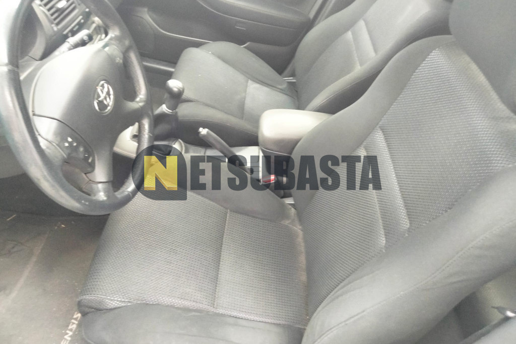 Toyota Avensis 2.0 VVT-i 2004