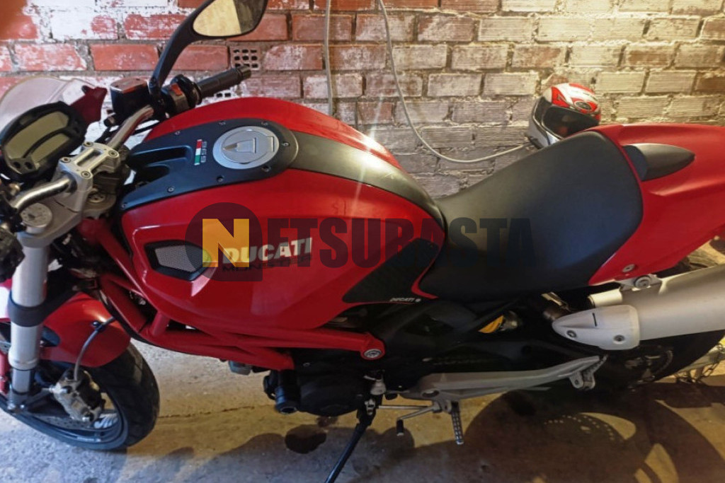 Ducati Monster 696 2008