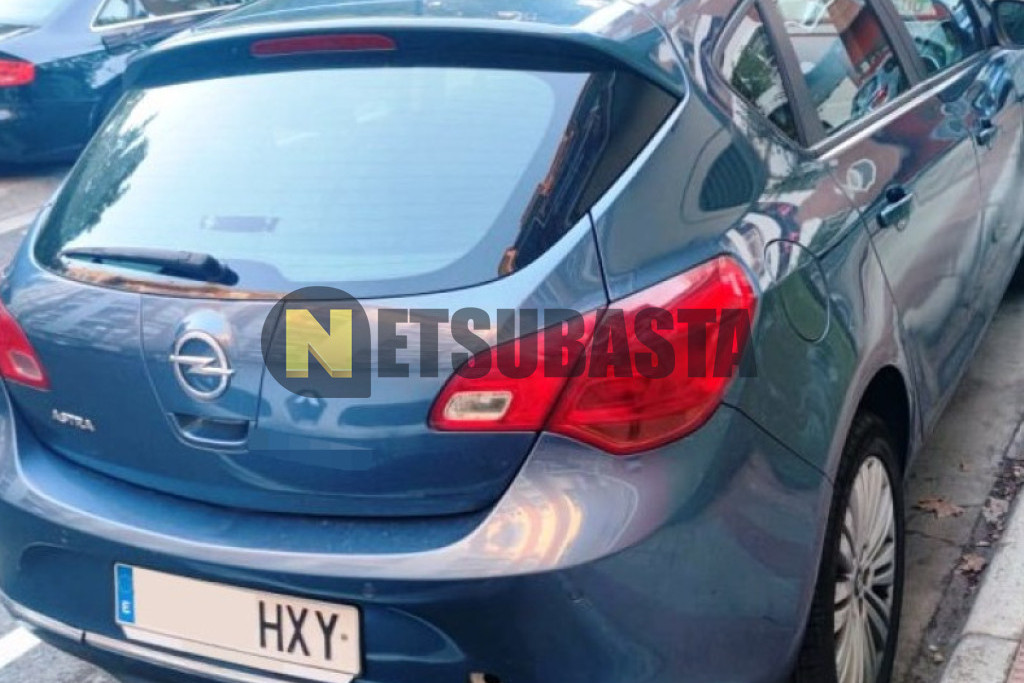 Opel Astra 1.6 2014