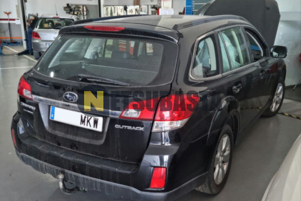 Subaru Outback 2.5i Lineartronic 2012