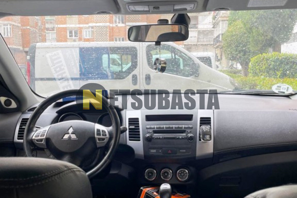 Mitsubishi Outlander 2.2 DI-D MIVEC 2WD Motion 2012