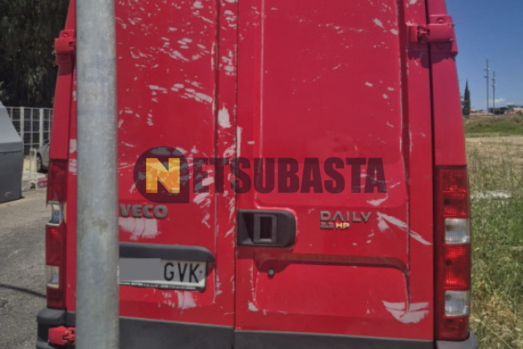 Iveco Daily furgón 35S11 2010