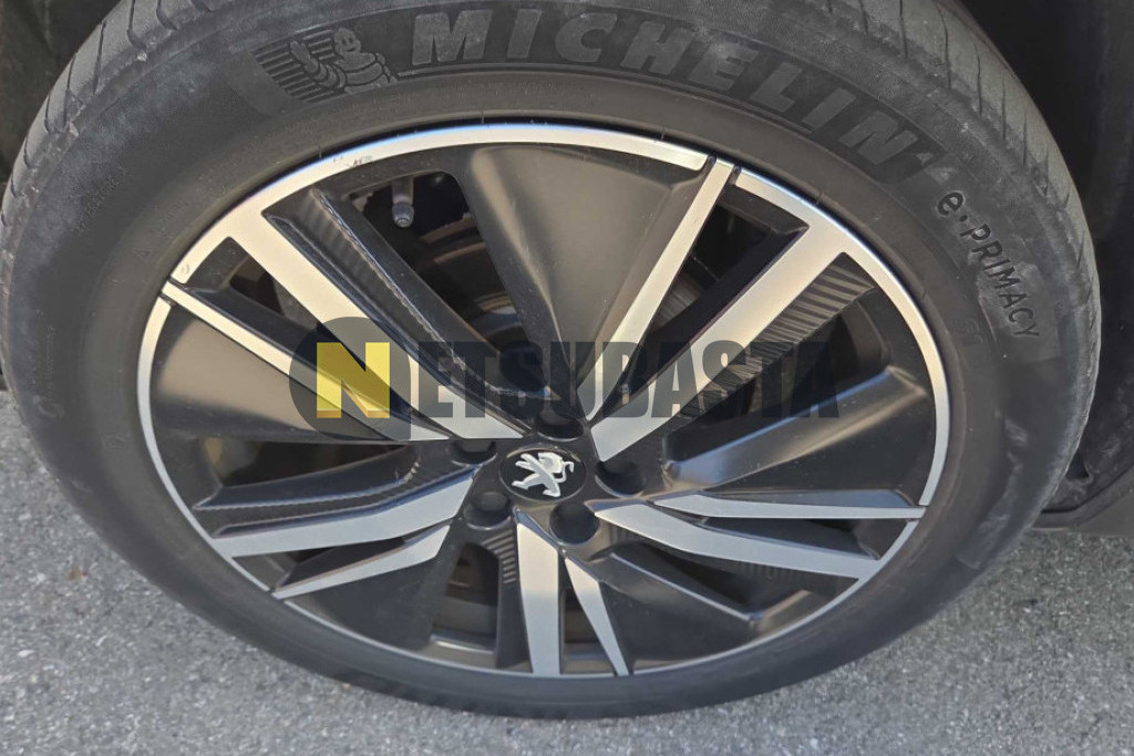 Peugeot 3008 Hybrid 300 e-EAT8 2022