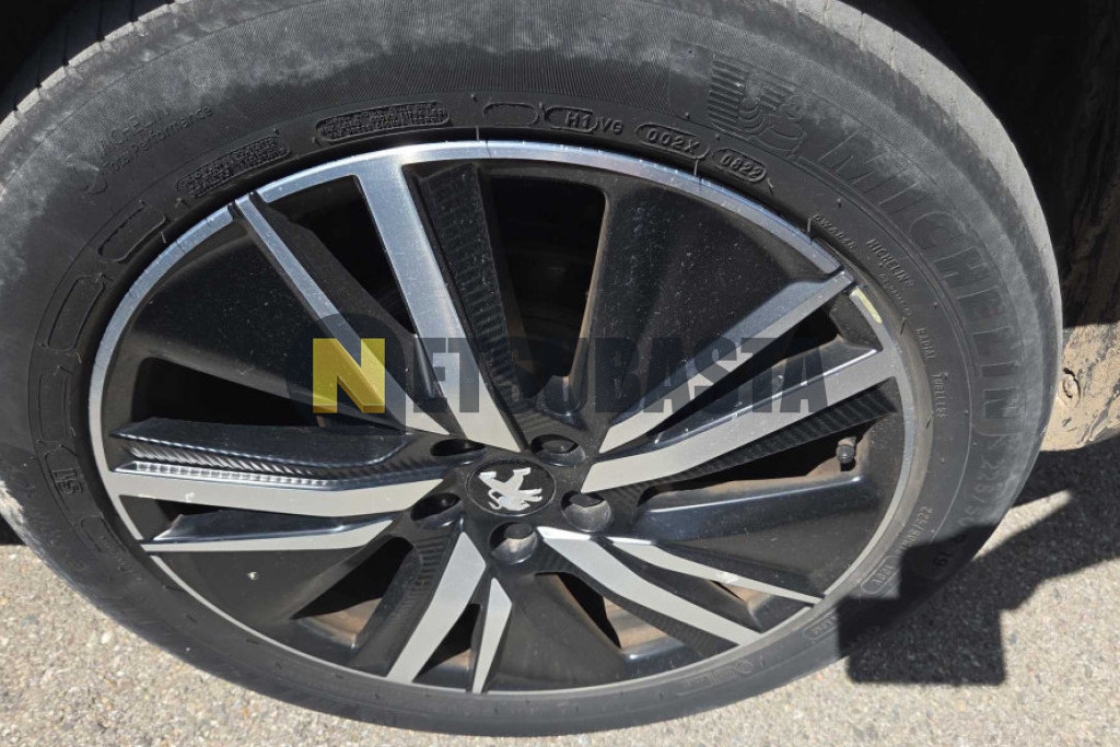 Peugeot 3008 Hybrid 300 e-EAT8 2022
